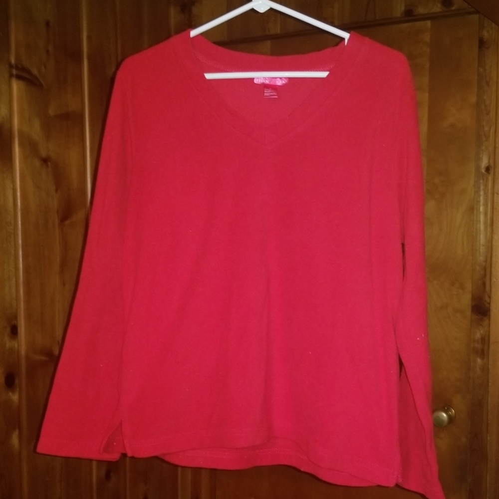 Red Pullover
